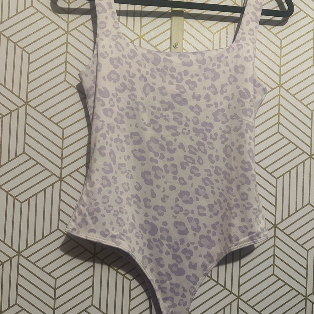 Lavender Leopard Print Bodysuit – Size Large  (NWOT)